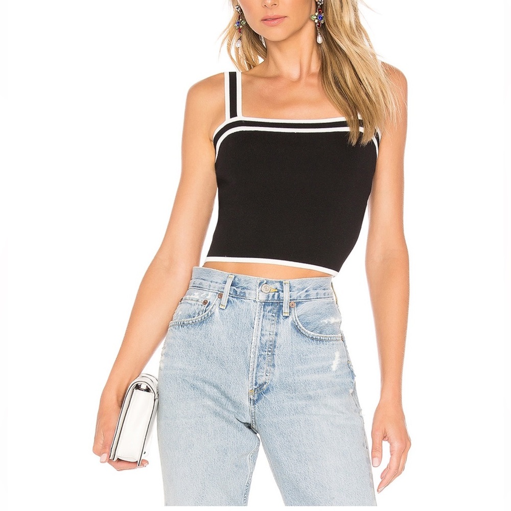 BLACK AND WHITE STRIPE TOP